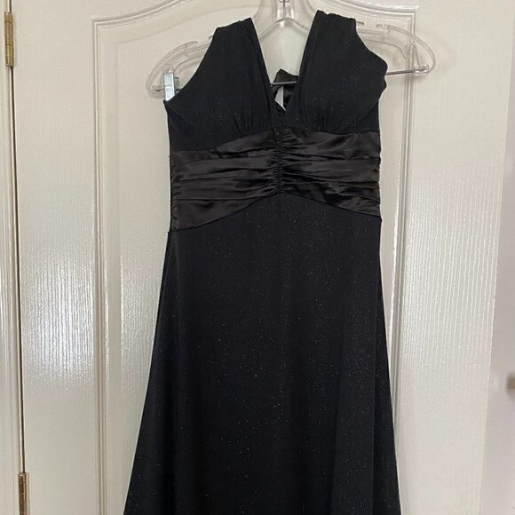 Black sequin halter dress - Picture 3 of 5